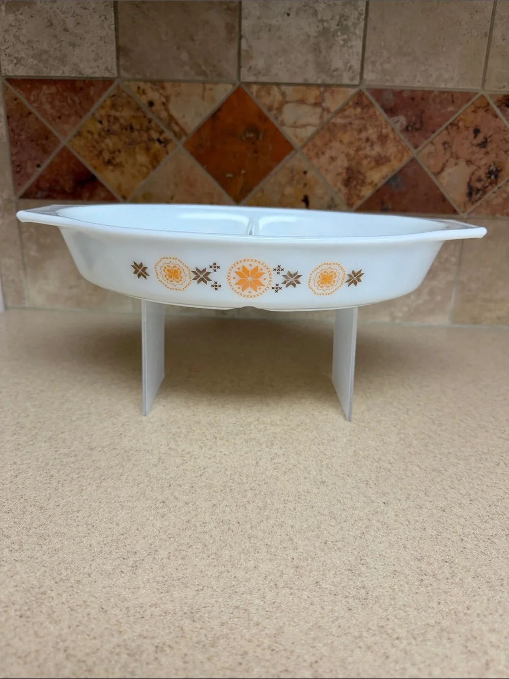 Pyrex Town & Country 1 1/2 Quart Divided Dish & 1 1/2 Quart Casserole 043